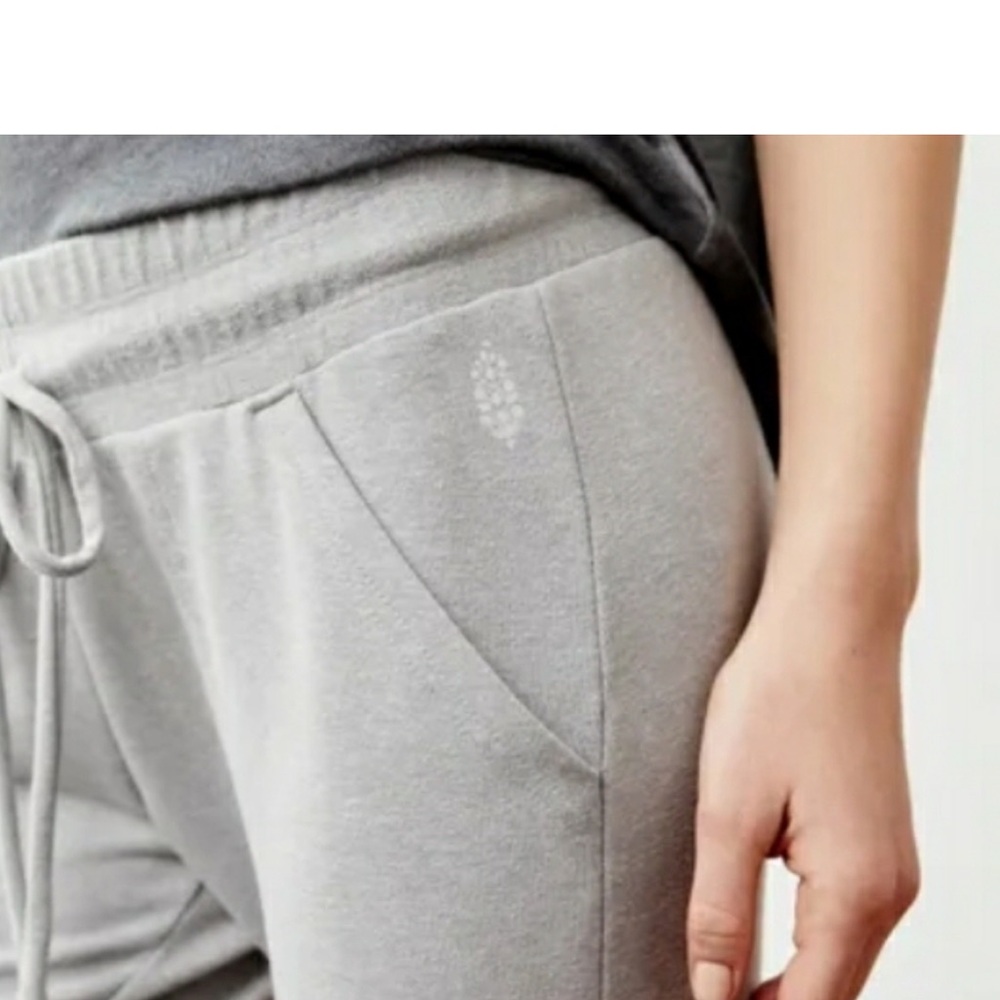 Free People Light Gray Joggers. NWT Size medium - Picture 4 of 4